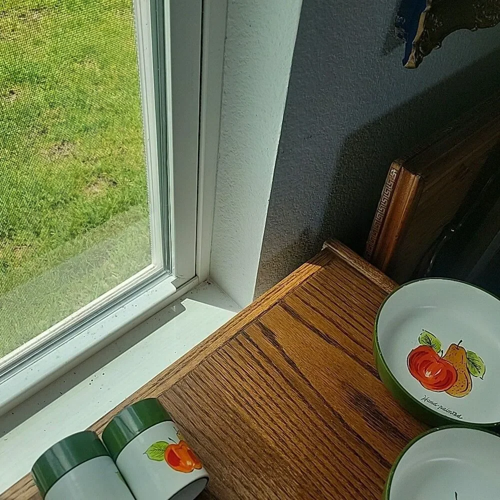 Vtg Melamine Salad bowl set 1 Large bowl 4 small bowls salt & pepper shakers Kit - Picture 7 of 16